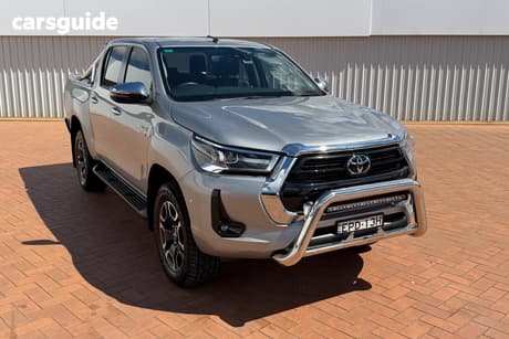 Silver 2021 Toyota Hilux Double Cab Pick Up Sr5 (4X4)