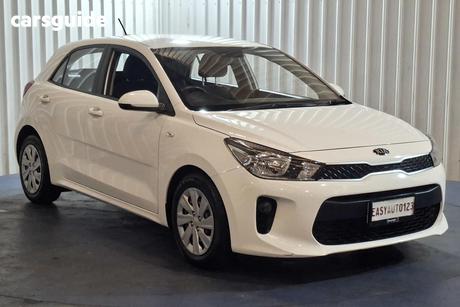 White 2019 Kia RIO Hatchback S