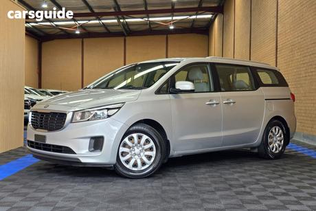 Silver 2017 Kia Carnival Wagon S