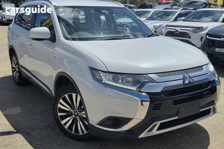 White 2018 Mitsubishi Outlander Wagon Es Adas 5 Seat (2Wd)