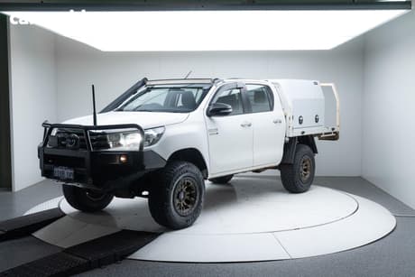 White 2017 Toyota Hilux Dual Cab Chassis Sr (4X4)