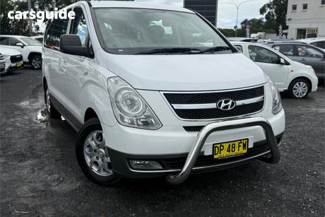 White 2013 Hyundai Imax Wagon