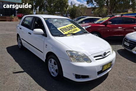 White 2005 Toyota Corolla Hatchback Ascent Seca