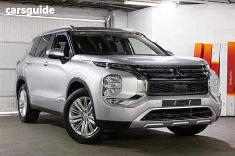 Silver 2023 Mitsubishi Outlander Wagon Ls 7 Seat (2Wd)