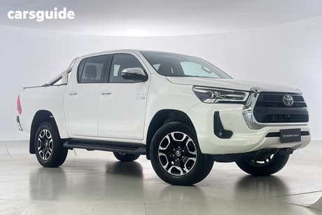 White 2022 Toyota Hilux Double Cab Pick Up Sr5 (4X4)