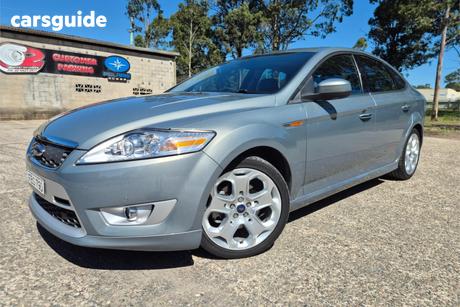 Green 2009 Ford Mondeo Hatchback Titanium