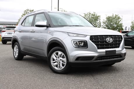 Silver 2024 Hyundai Venue Wagon