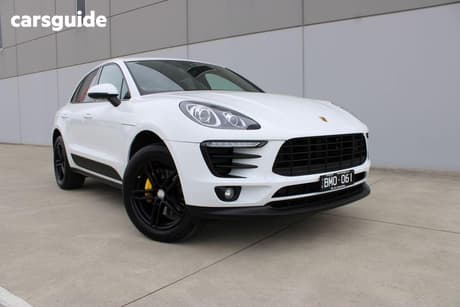White 2018 Porsche Macan Wagon