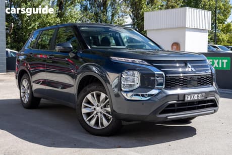 Grey 2025 Mitsubishi Outlander Wagon Es 5 Seat (2Wd)