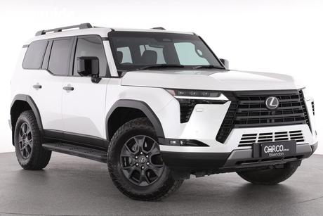 White 2024 Lexus Gx550 Wagon Overtrail (Two-Tone)