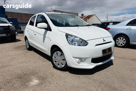 White 2014 Mitsubishi Mirage Hatchback Es