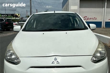 White 2013 Mitsubishi Mirage Hatchback Es