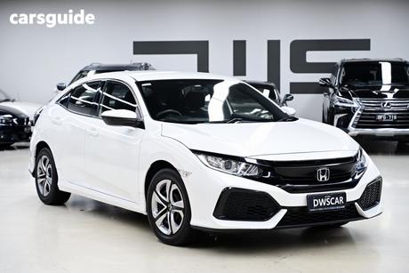 White 2018 Honda Civic Hatchback Vti