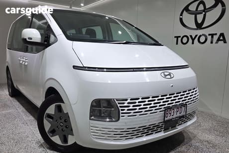 White 2022 Hyundai Staria Wagon