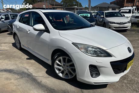White 2011 Mazda 3 Hatchback Sp25