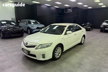 White 2011 Toyota Camry Sedan Hybrid