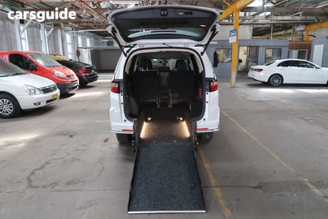 White 2019 Honda Odyssey Wagon Vti