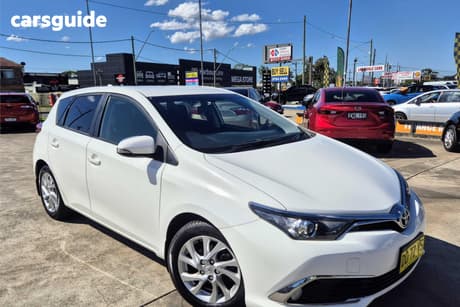 White 2016 Toyota Corolla Hatchback Ascent Sport