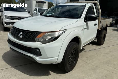 White 2017 Mitsubishi Triton Cab Chassis Glx