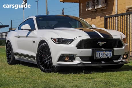 White 2016 Ford Mustang Coupe Fastback Gt 5.0 V8