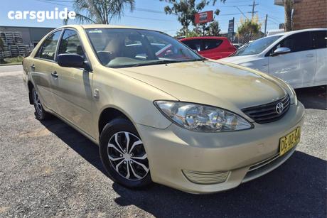Gold 2004 Toyota Camry Sedan Altise