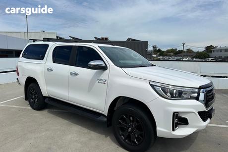 White 2020 Toyota Hilux Double Cab Pick Up Sr5 (4X4)