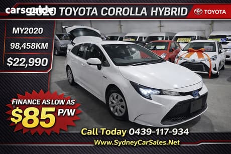 White 2019 Toyota Corolla Wagon Touring (Hybrid)
