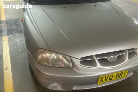 Silver 2002 Hyundai Accent Hatchback Gl