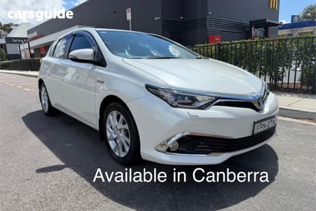 White 2018 Toyota Corolla Hatchback Hybrid