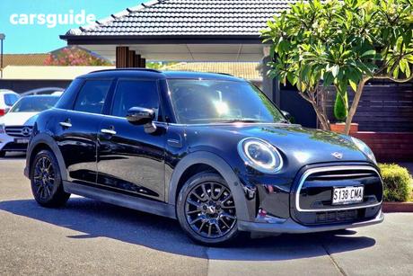 Black 2021 Mini Cooper Hatchback Classic 5D Hatch