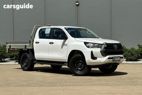 White 2022 Toyota Hilux Double Cab Chassis Sr (4X4)