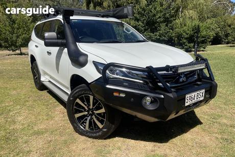 White 2017 Mitsubishi Pajero Sport Wagon Gls (4X4) 7 Seat