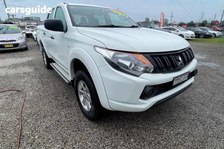 White 2017 Mitsubishi Triton Dual Cab Utility Glx Plus (4X4)