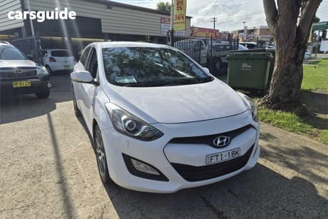 White 2013 Hyundai I30 Hatchback Sr