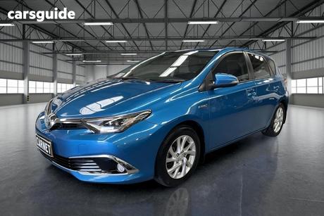 Blue 2017 Toyota Corolla Hatchback Hybrid