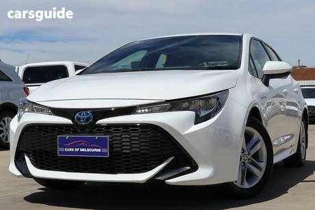 White 2018 Toyota Corolla Hatchback Ascent Sport (Hybrid)