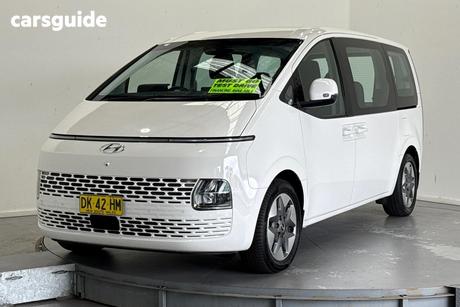 White 2023 Hyundai Staria Wagon