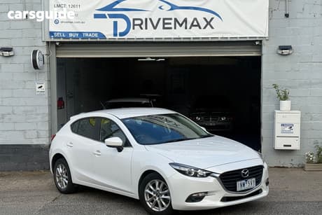 White 2018 Mazda 3 Hatchback Maxx Sport