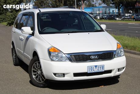 White 2013 Kia Grand Carnival Wagon Platinum