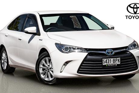 White 2017 Toyota Camry Sedan Altise Hybrid