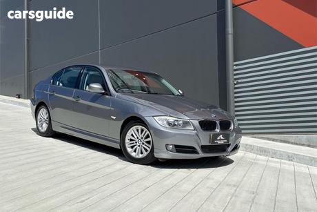 Grey 2009 BMW 320I Sedan Executive