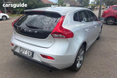 Silver 2016 Volvo V40 Hatchback T3 Kinetic