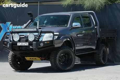 Grey 2013 Toyota Hilux Dual Cab Pick-up Sr5 (4X4)