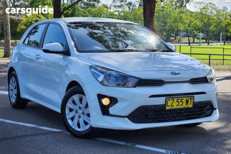 White 2021 Kia RIO Hatchback S