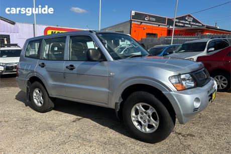 Silver 2005 Mitsubishi Pajero Wagon Glx Lwb (4X4)