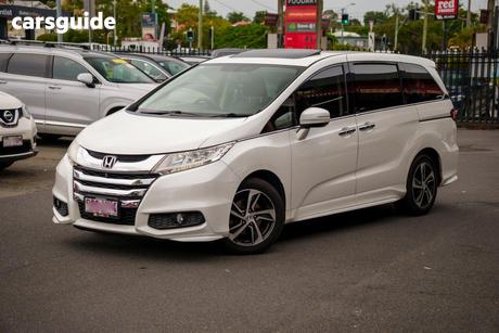 White 2015 Honda Odyssey Wagon Vti-L
