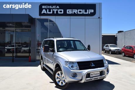 Silver 2013 Mitsubishi Pajero Wagon Glx-R Lwb (4X4)