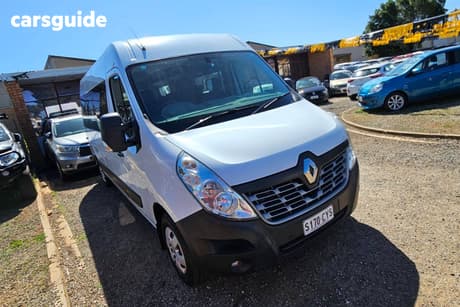 White 2017 Renault Master Commercial