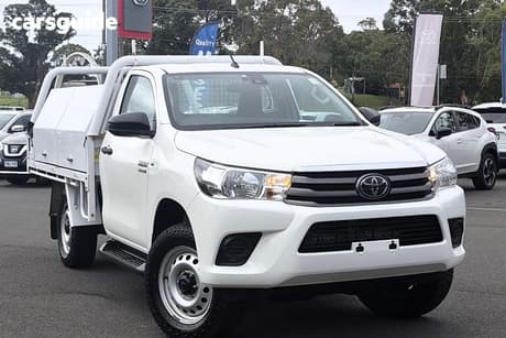 White 2021 Toyota Hilux Cab Chassis Sr (4X4)