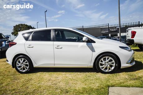 2017 Toyota Corolla Hatchback Ascent Sport